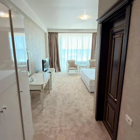 Complex Aristrocratos مامايا